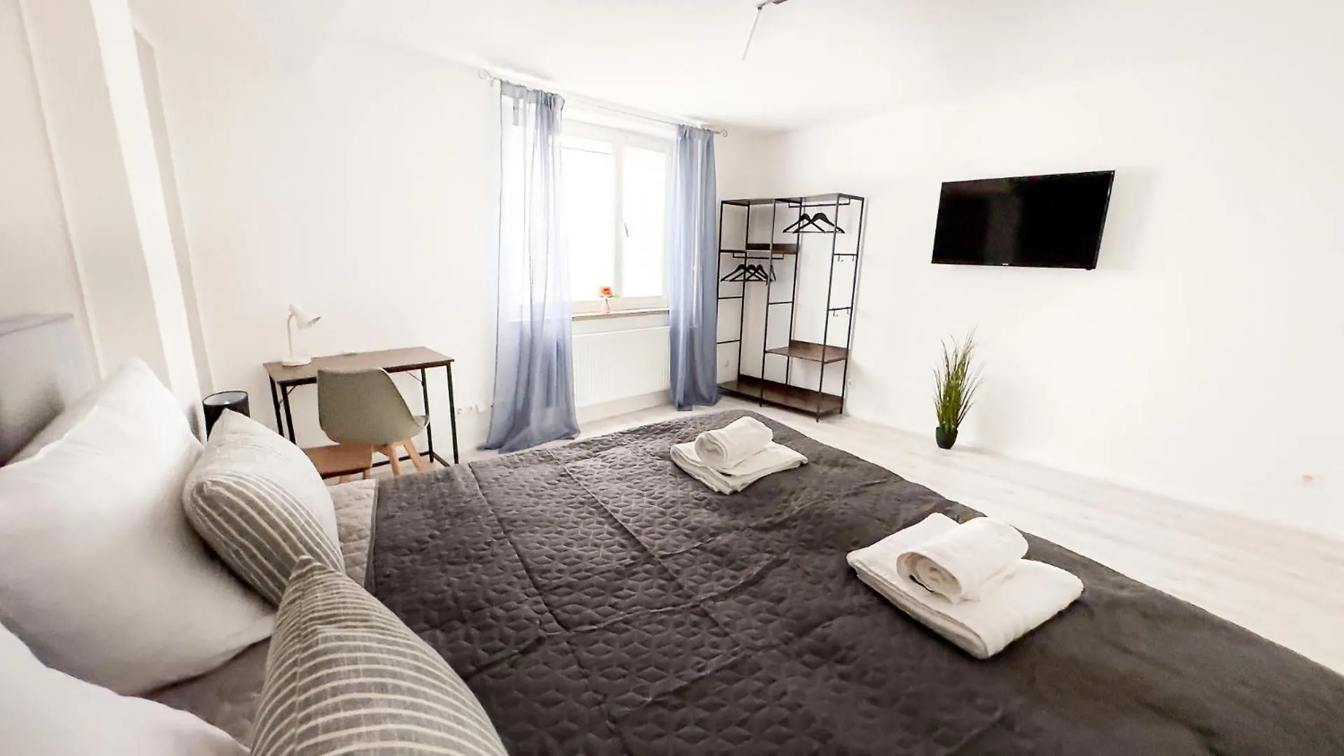 Apartment 2 Zkb-3Og Oder 3 Zkb-Ug Im Zentrum Zw Rathaus Und Dom Augsburg