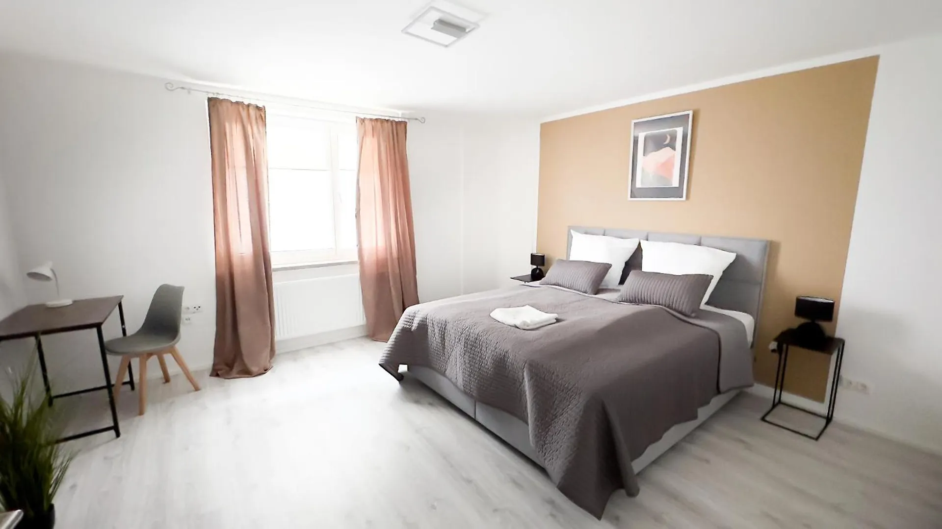 Apartment 2 Zkb-3Og Oder 3 Zkb-Ug Im Zentrum Zw Rathaus Und Dom Augsburg